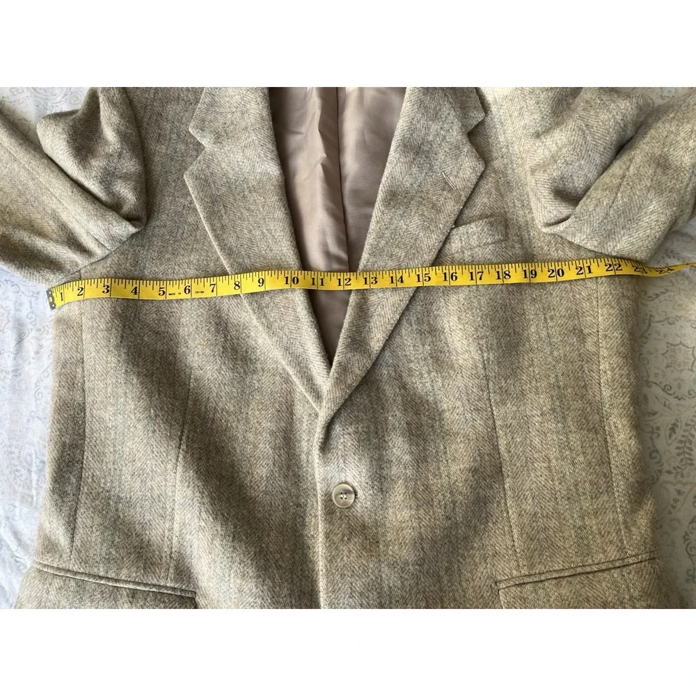 FARAH Clothing Co Men's Vintage Blazer Jacket 44L Beige Plaid 2 Button 100% Wool
